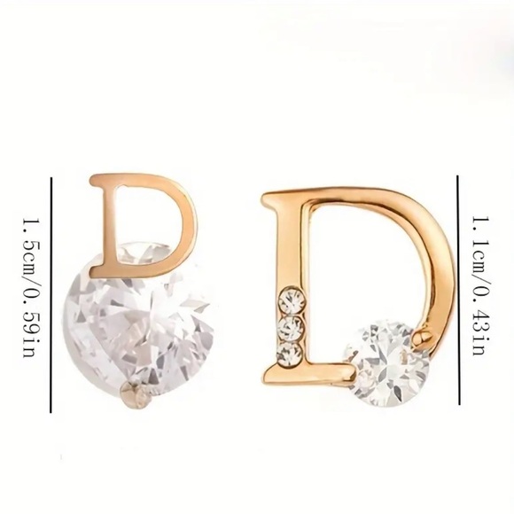Stunning D-Letter Rhinestone Stud Earrings- Boho 1ct Round Moissanite 18K Plated - Picture 5 of 6